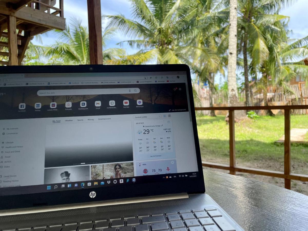 Siargao Sunflower Suites Генерал-Луна Экстерьер фото