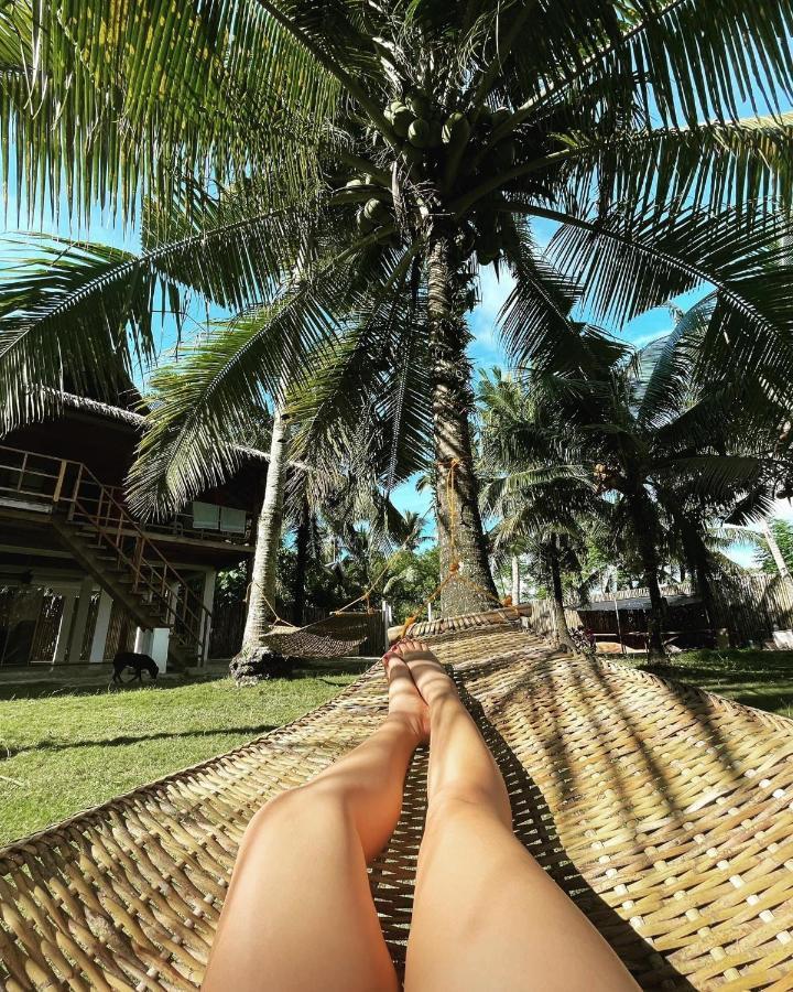 Siargao Sunflower Suites Генерал-Луна Экстерьер фото