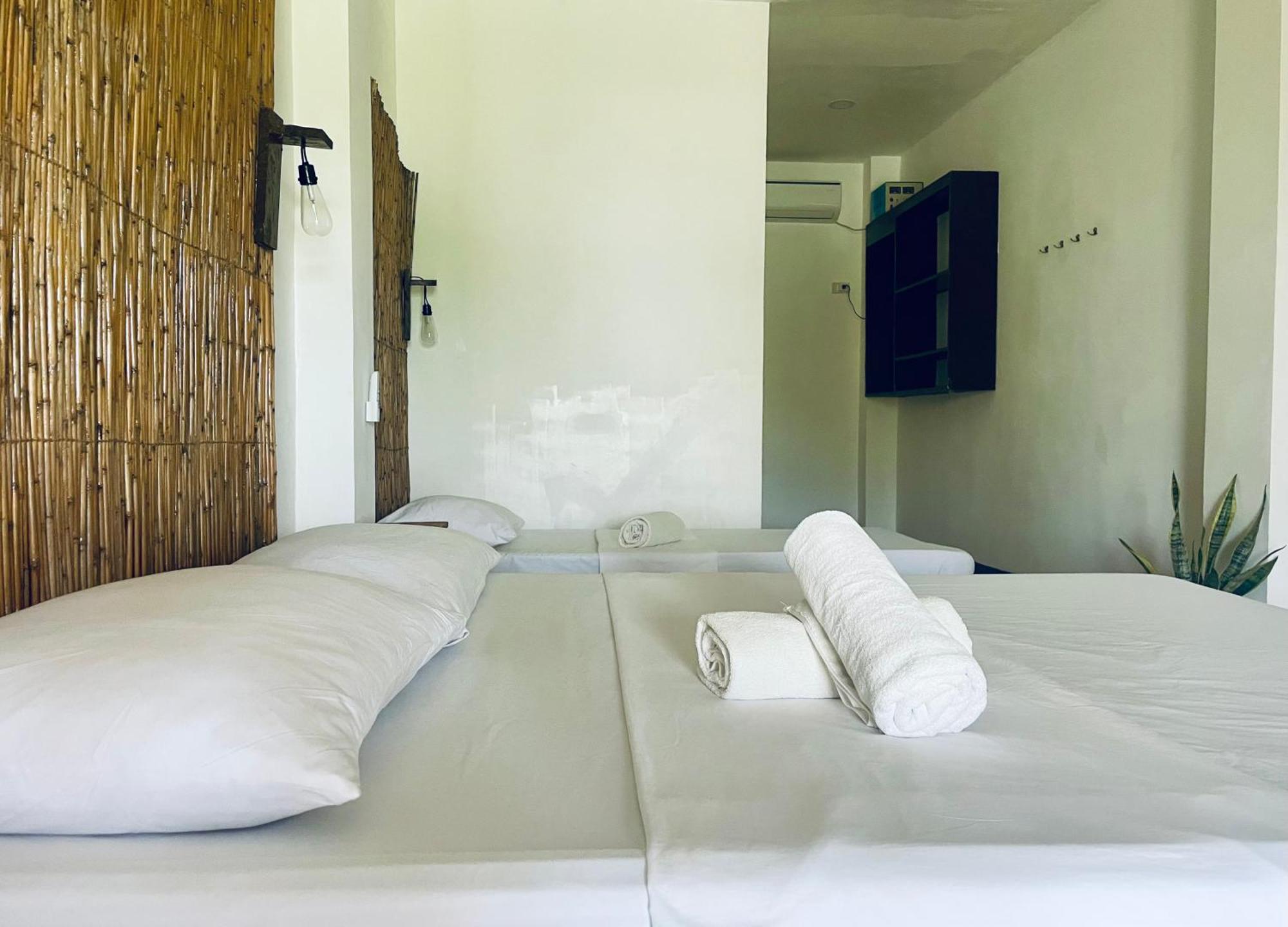 Siargao Sunflower Suites Генерал-Луна Экстерьер фото