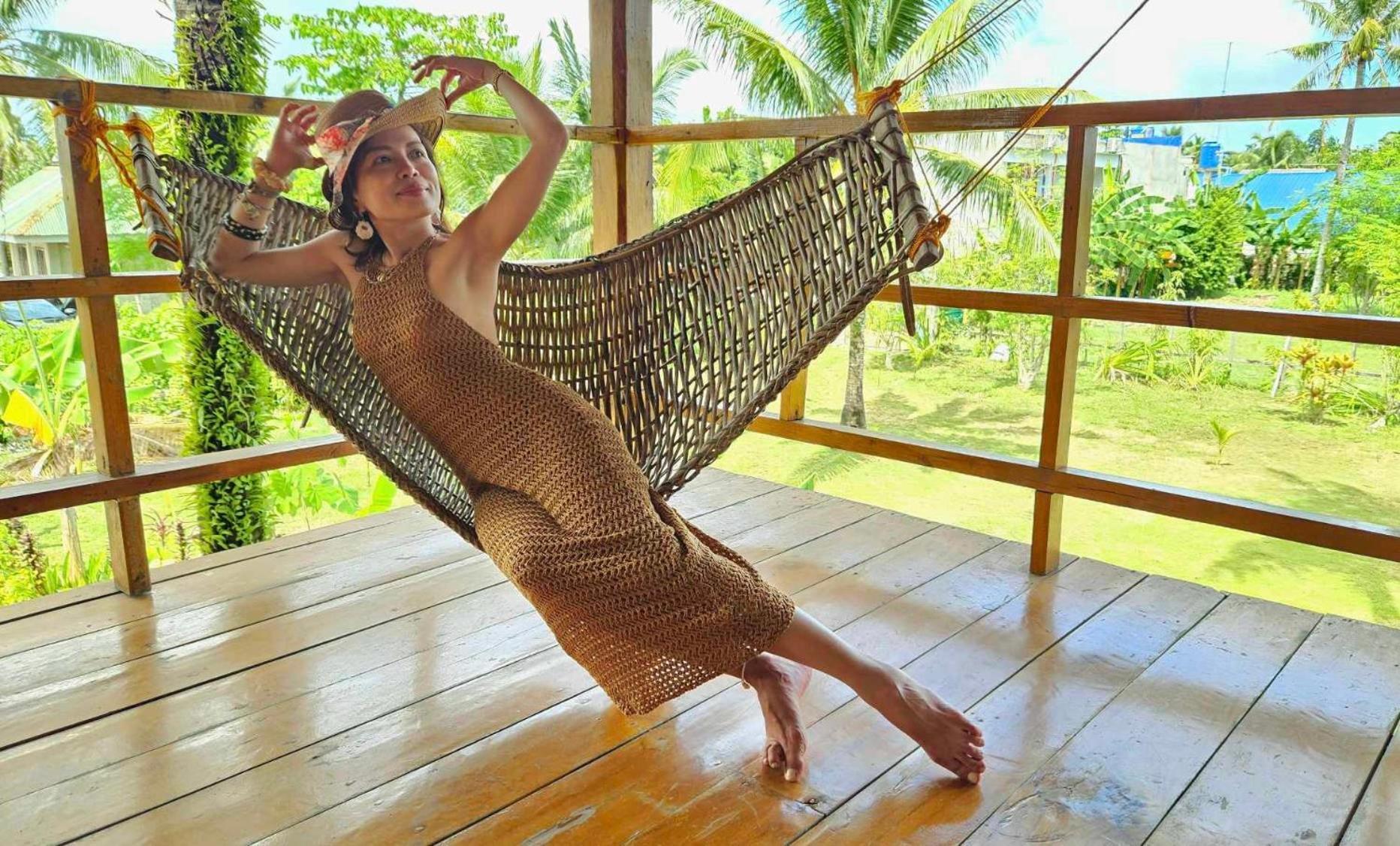 Siargao Sunflower Suites Генерал-Луна Экстерьер фото
