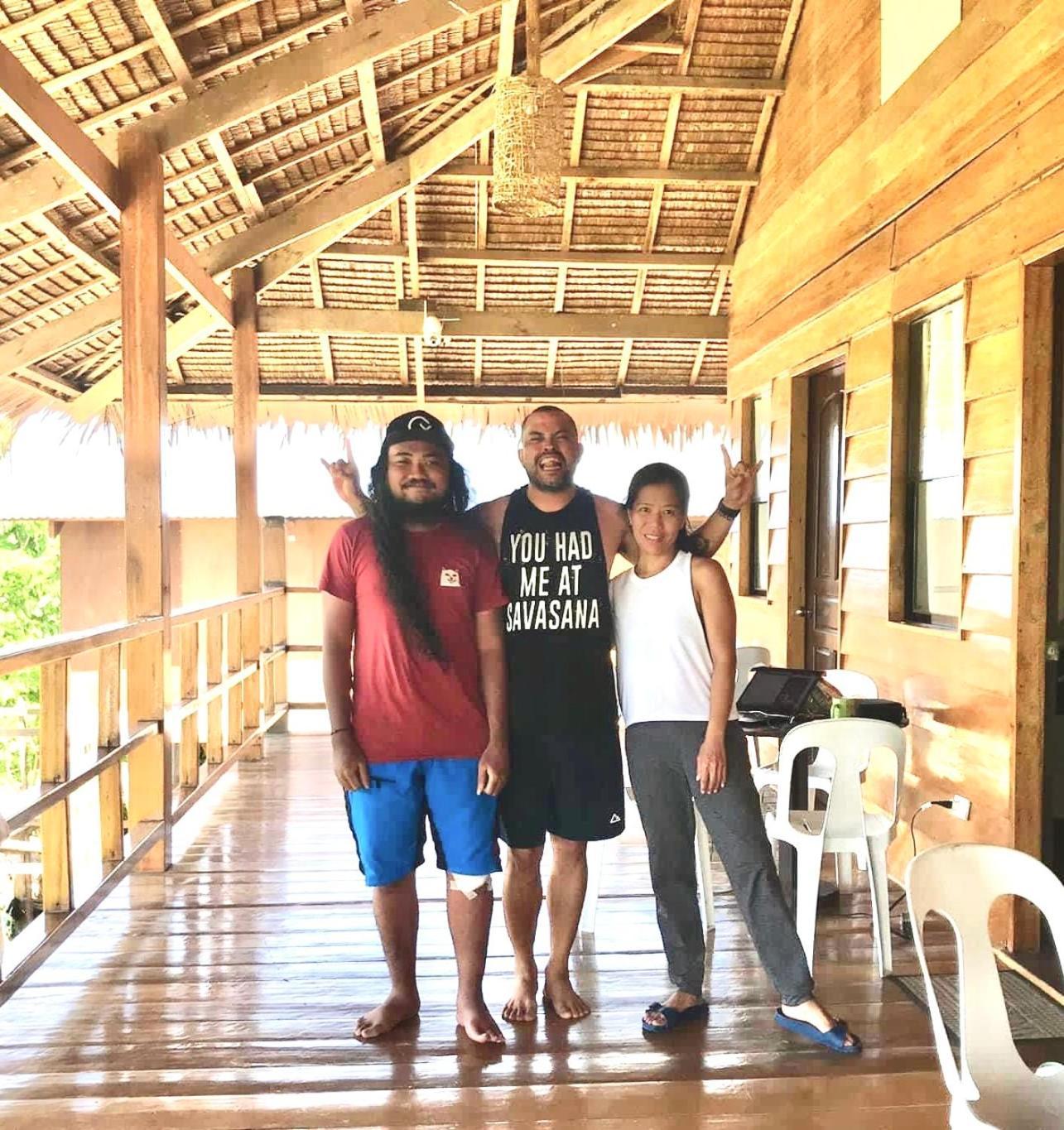 Siargao Sunflower Suites Генерал-Луна Экстерьер фото