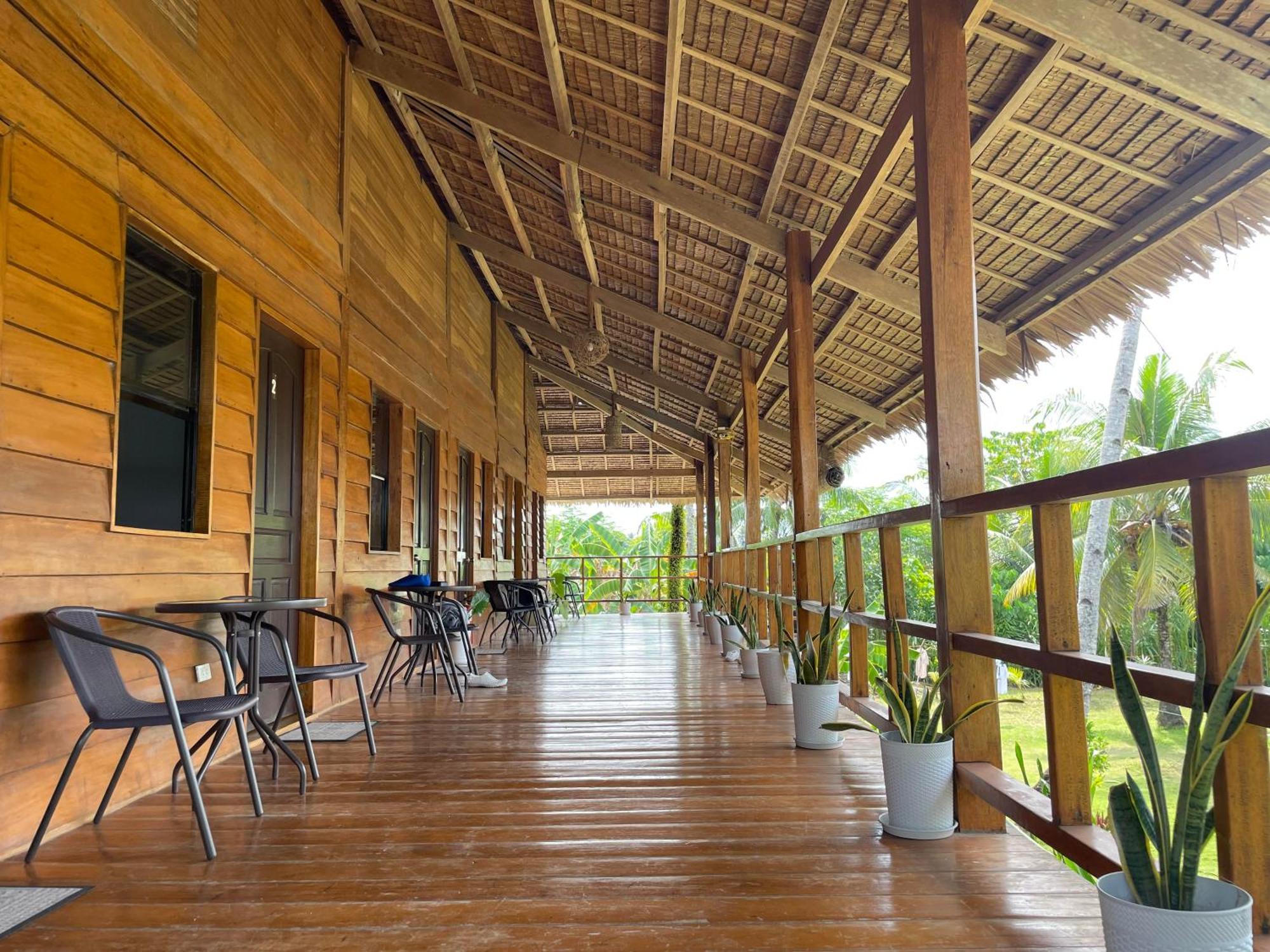 Siargao Sunflower Suites Генерал-Луна Экстерьер фото