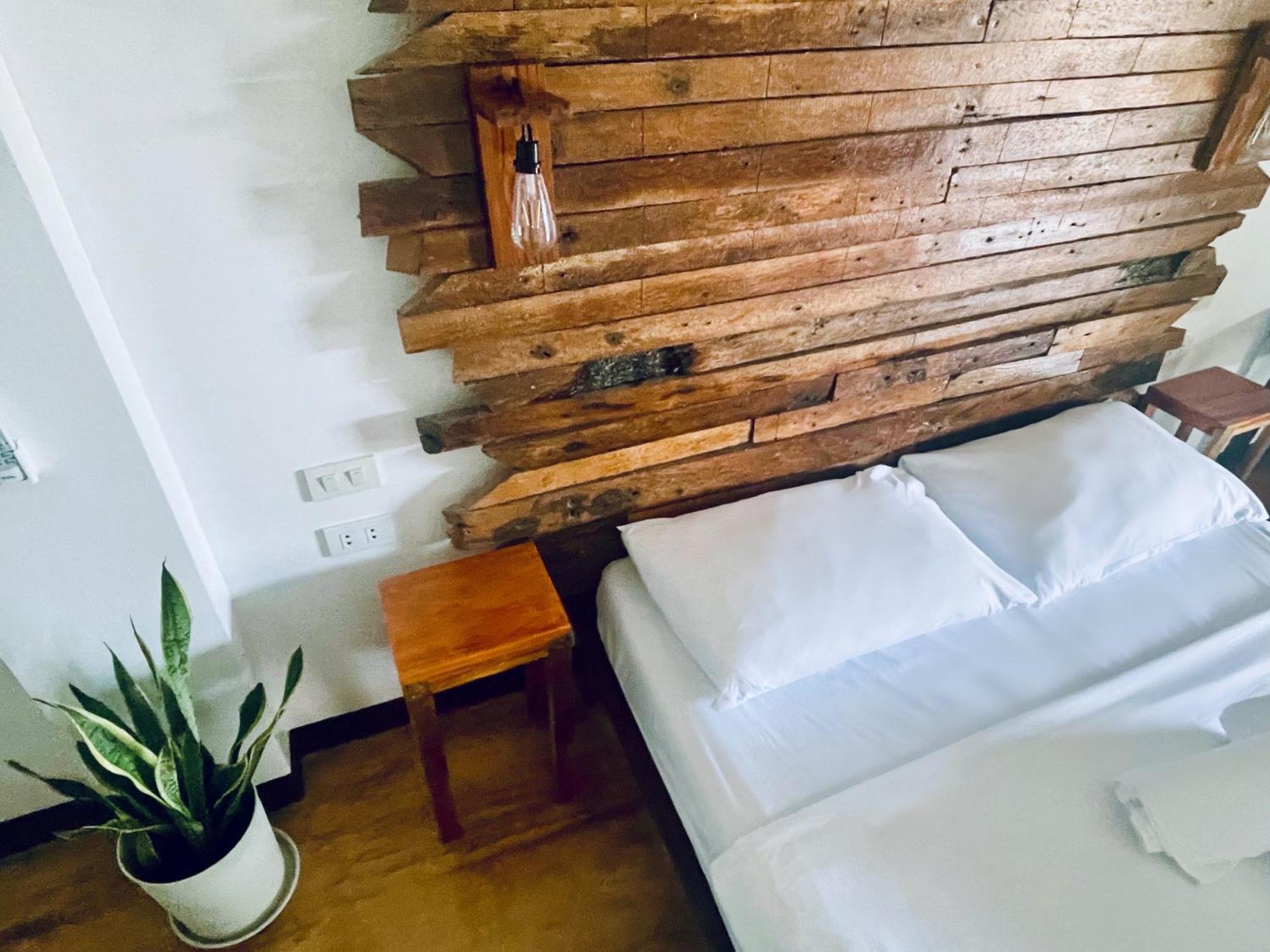 Siargao Sunflower Suites Генерал-Луна Экстерьер фото